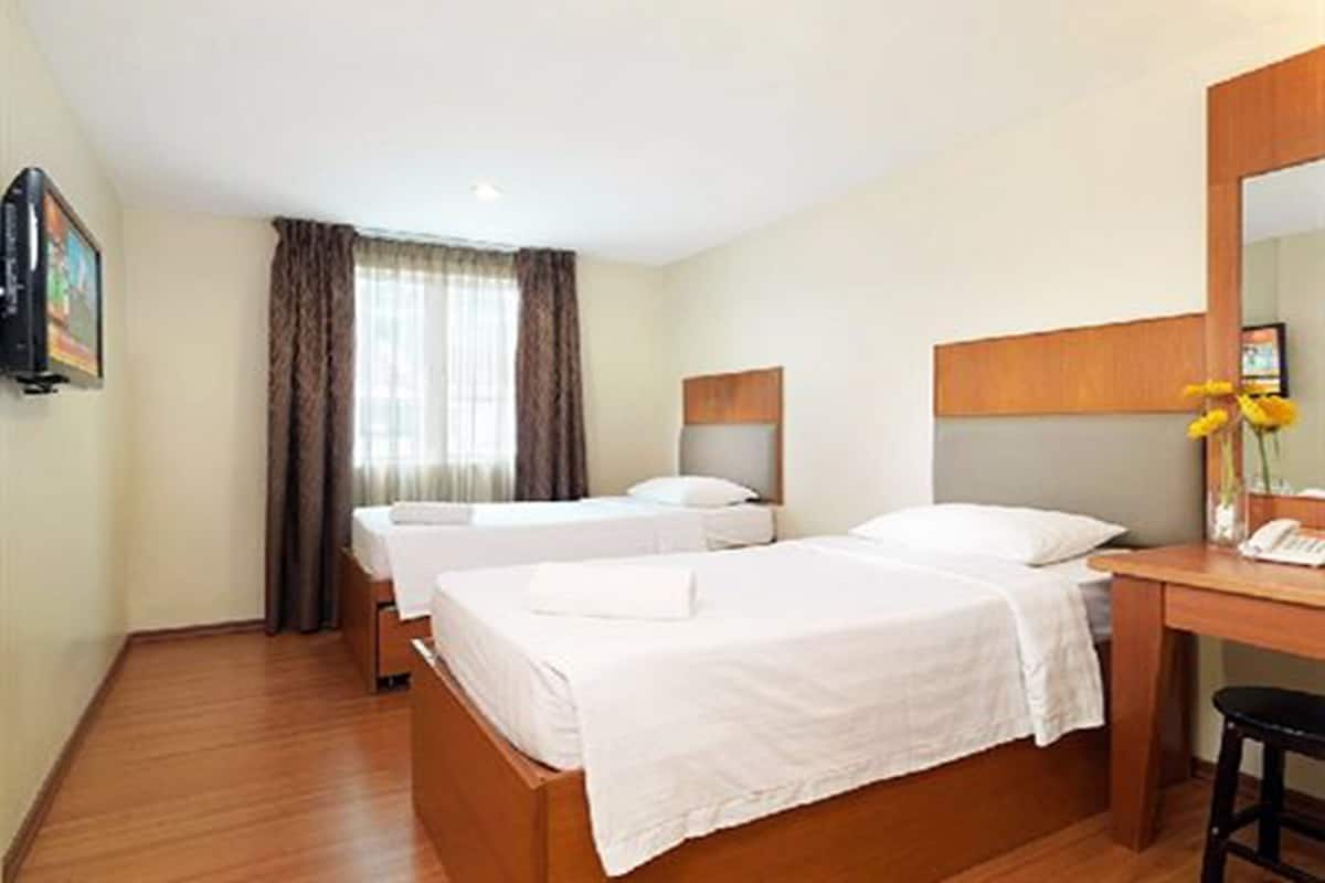 In-room safe, desk, iron/ironing board, free WiFi