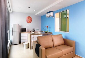 Premier Apartment, 2 Bedrooms | Private kitchen | Coffee/tea maker - Fenix Inn (Malacca City)