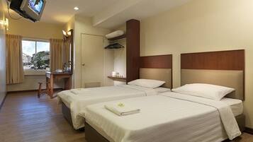 In-room safe, desk, iron/ironing board, free WiFi