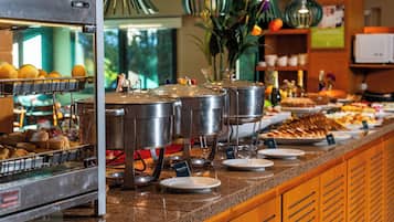 Free daily buffet breakfast