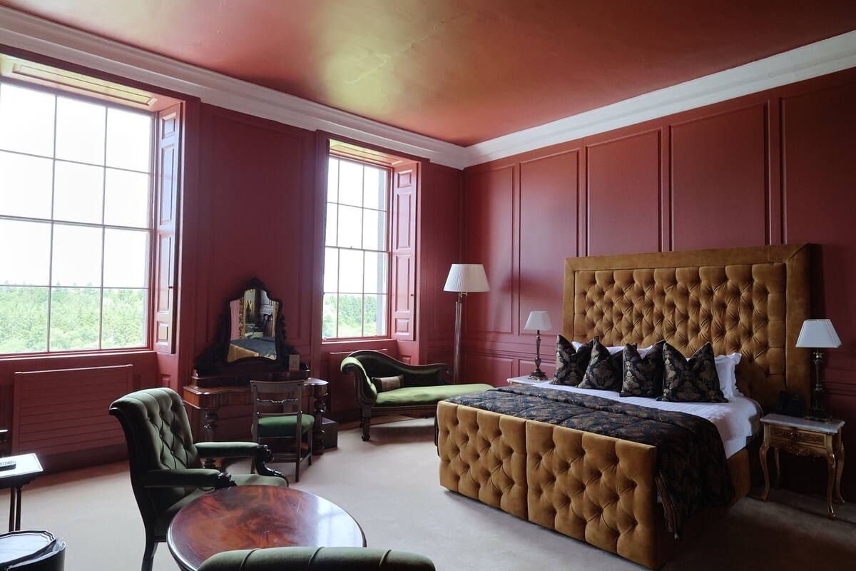 Junior Suite | Iron/ironing board, WiFi (surcharge), bed sheets