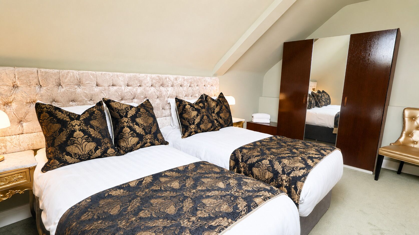 Loft Cosy Double or Twin Room | Iron/ironing board, WiFi (surcharge), bed sheets