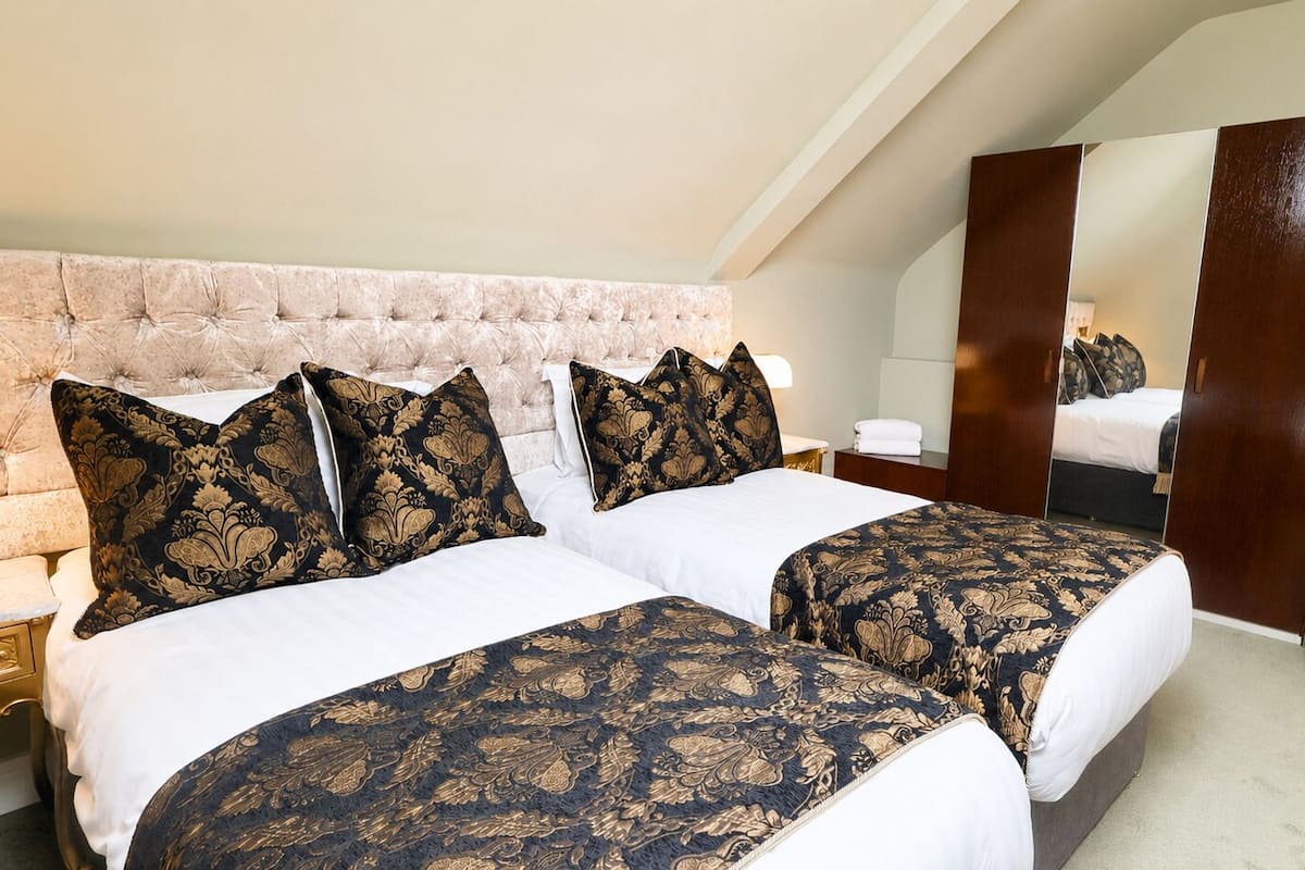 Loft Cosy Double or Twin Room | Iron/ironing board, WiFi (surcharge), bed sheets