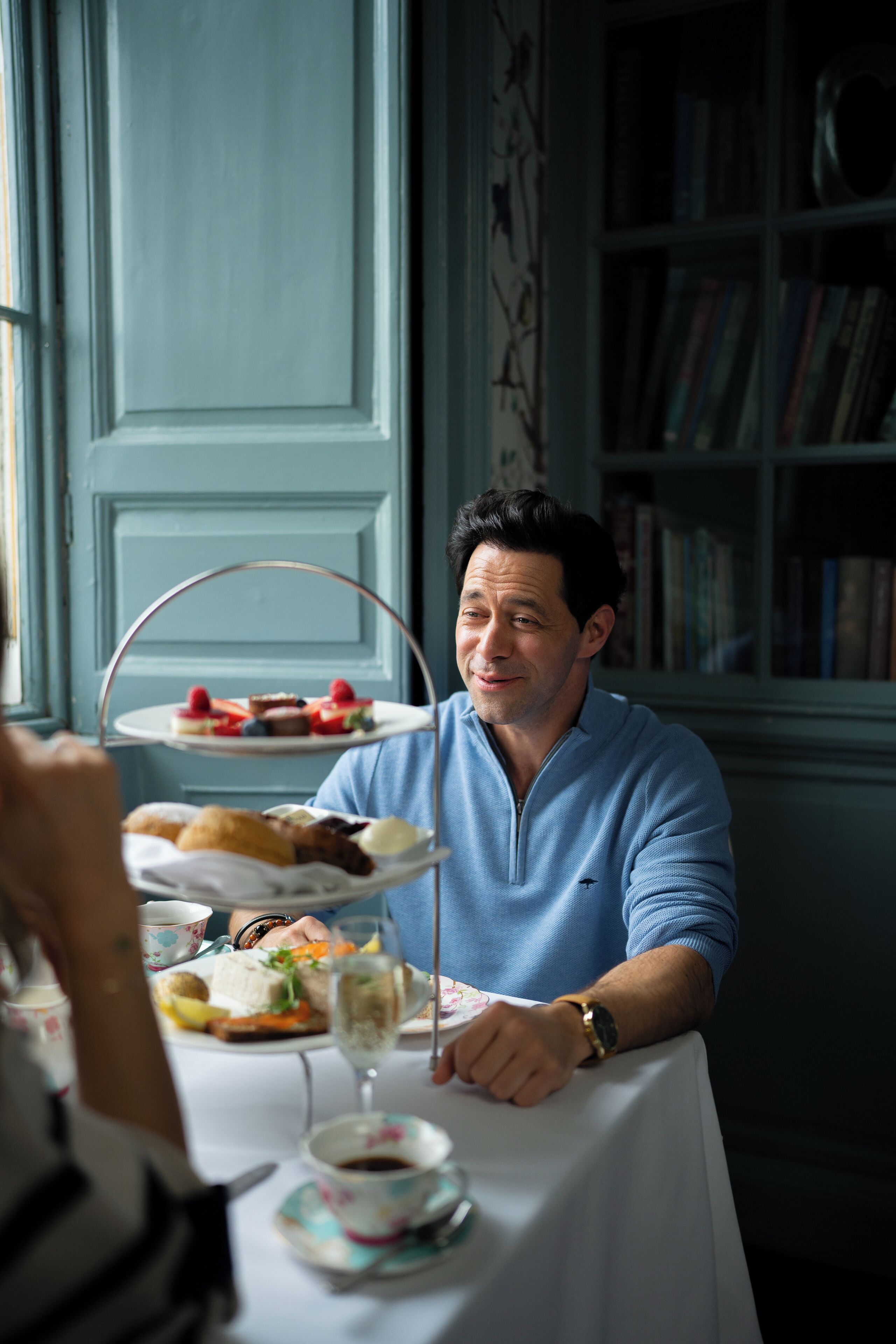 3 restaurants, breakfast served