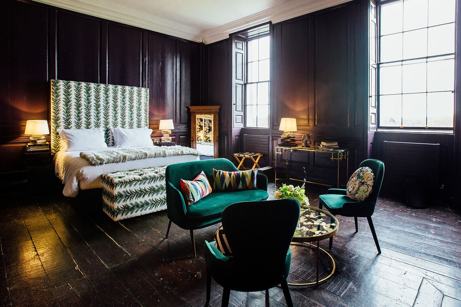 Iron/ironing board, WiFi, bed sheets, wheelchair access