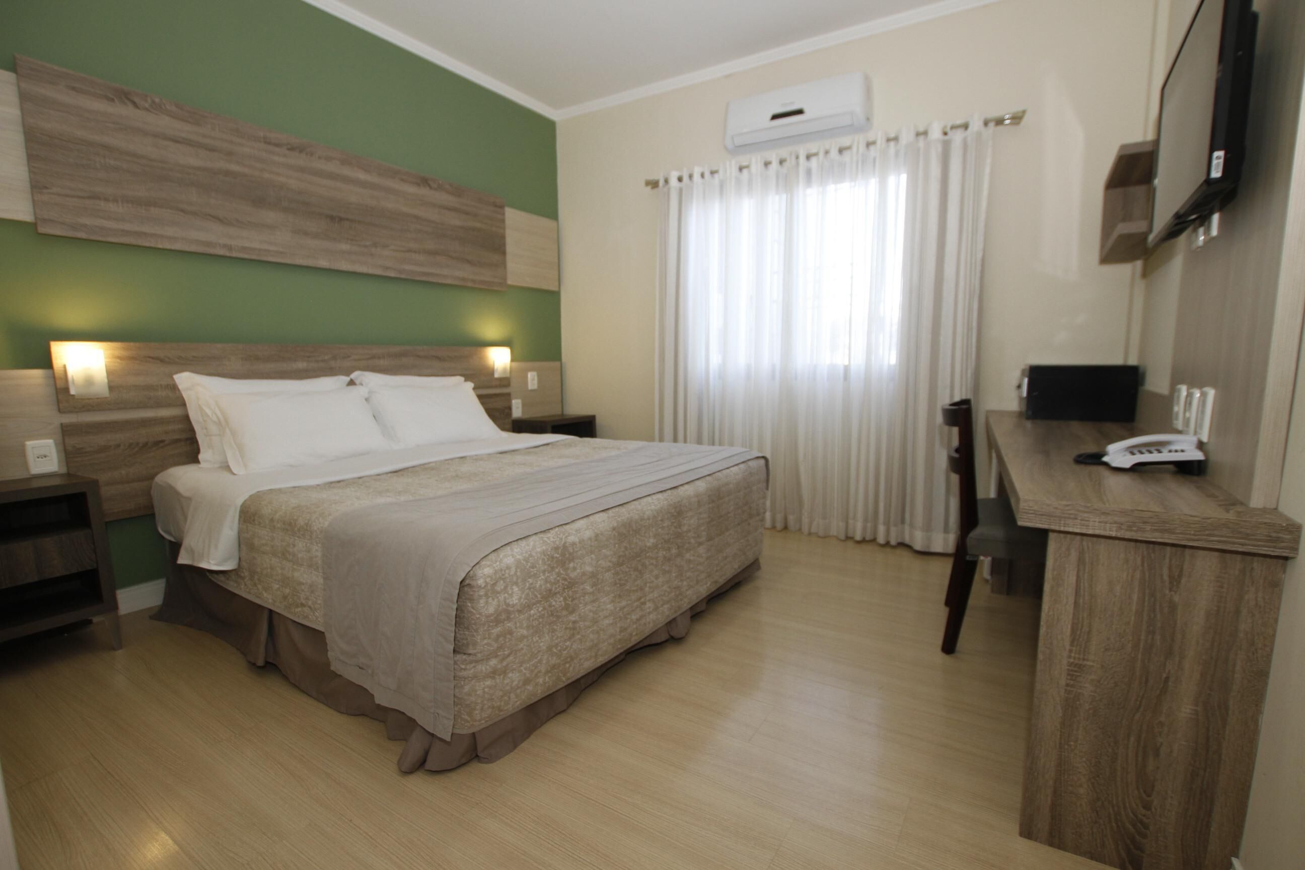 Minibar, desk, free WiFi, bed sheets