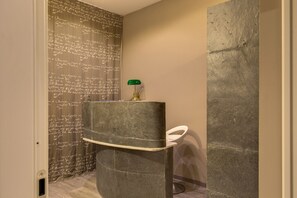 Check-in-/Check-out-Schalter