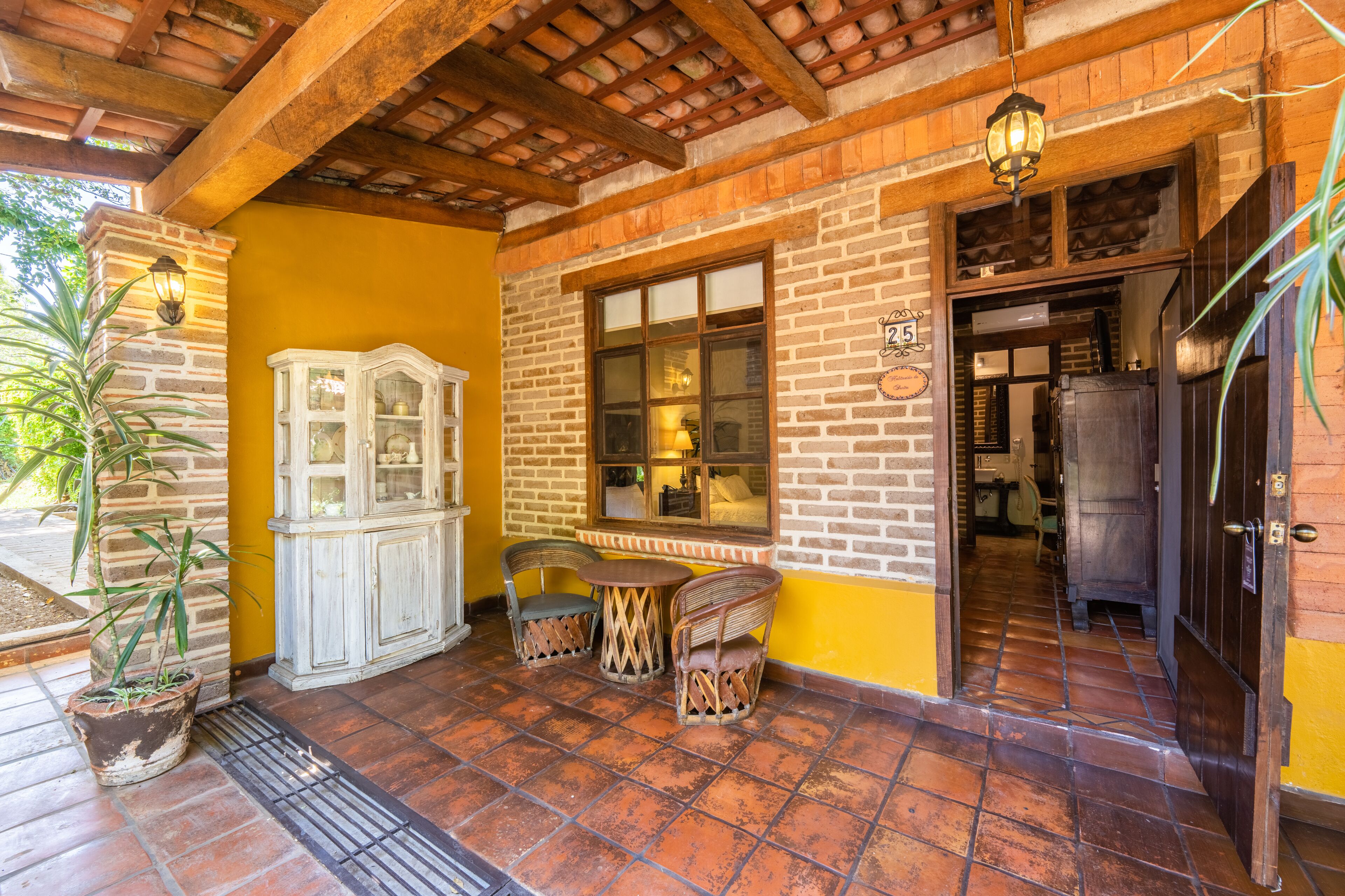 standard double room with garden view | living area | 32-inch flat-screen tv with satellite channels, tv