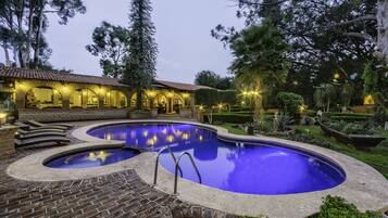 Outdoor pool, sun loungers