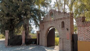 Fachada da propriedade