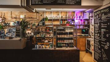 Bar (in der Unterkunft)