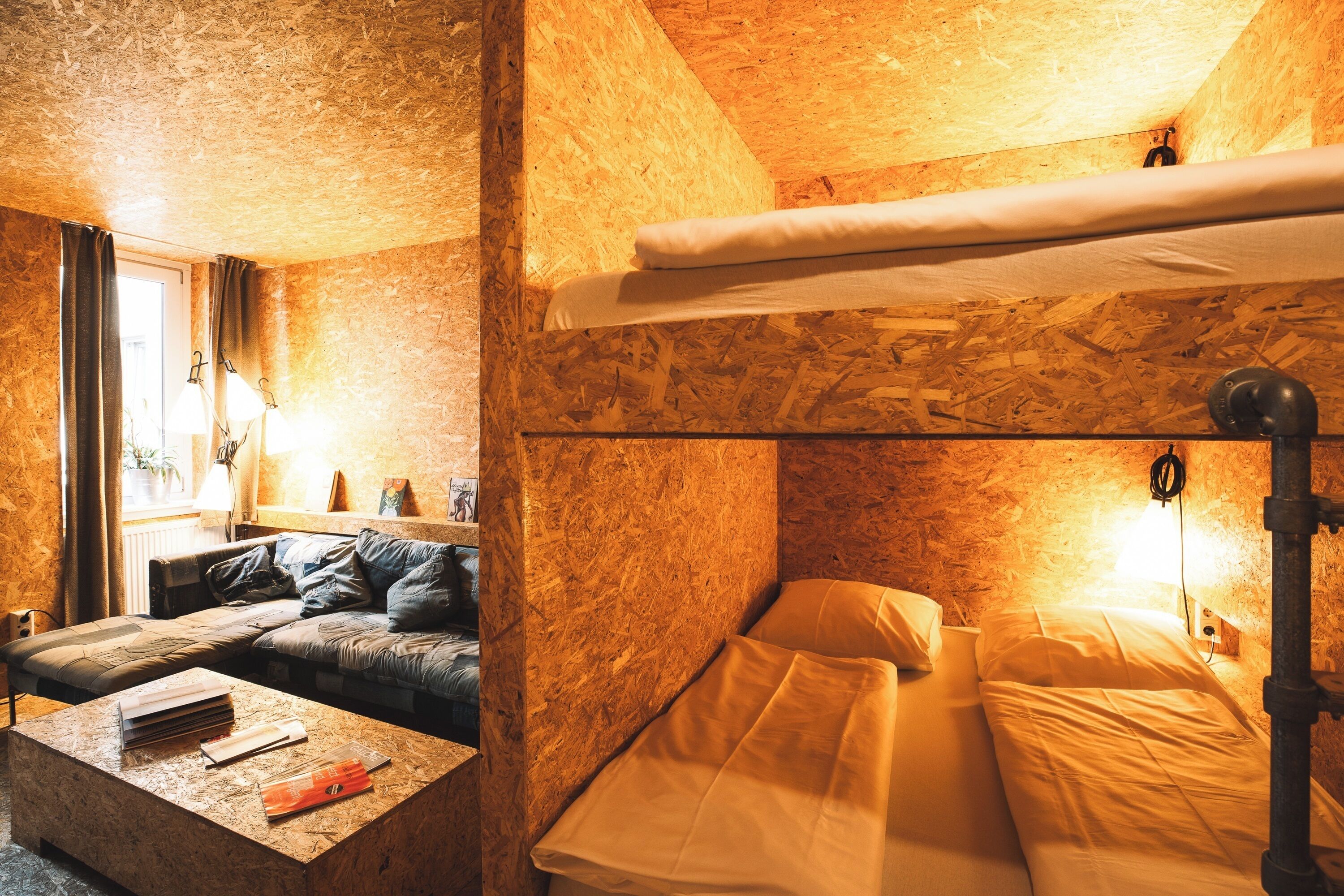 superkiste by dreimeta | 1 bedroom, hypo-allergenic bedding, in-room safe, soundproofing