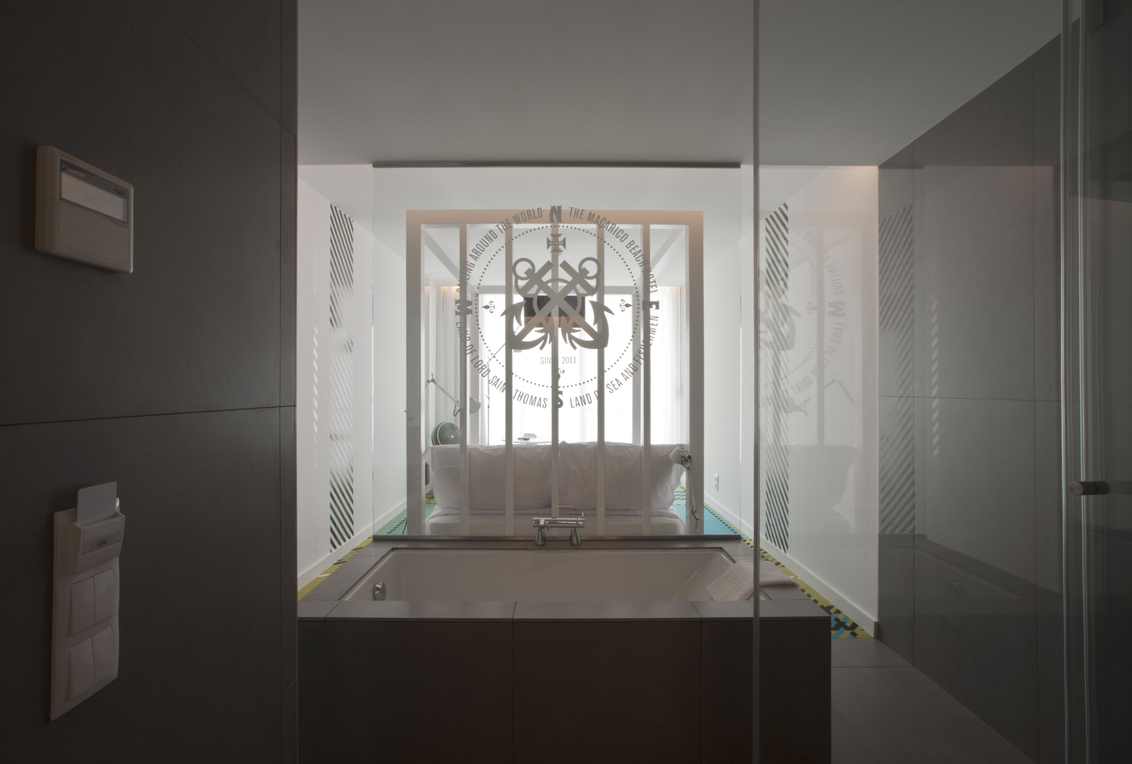 deep-soaking bathtub