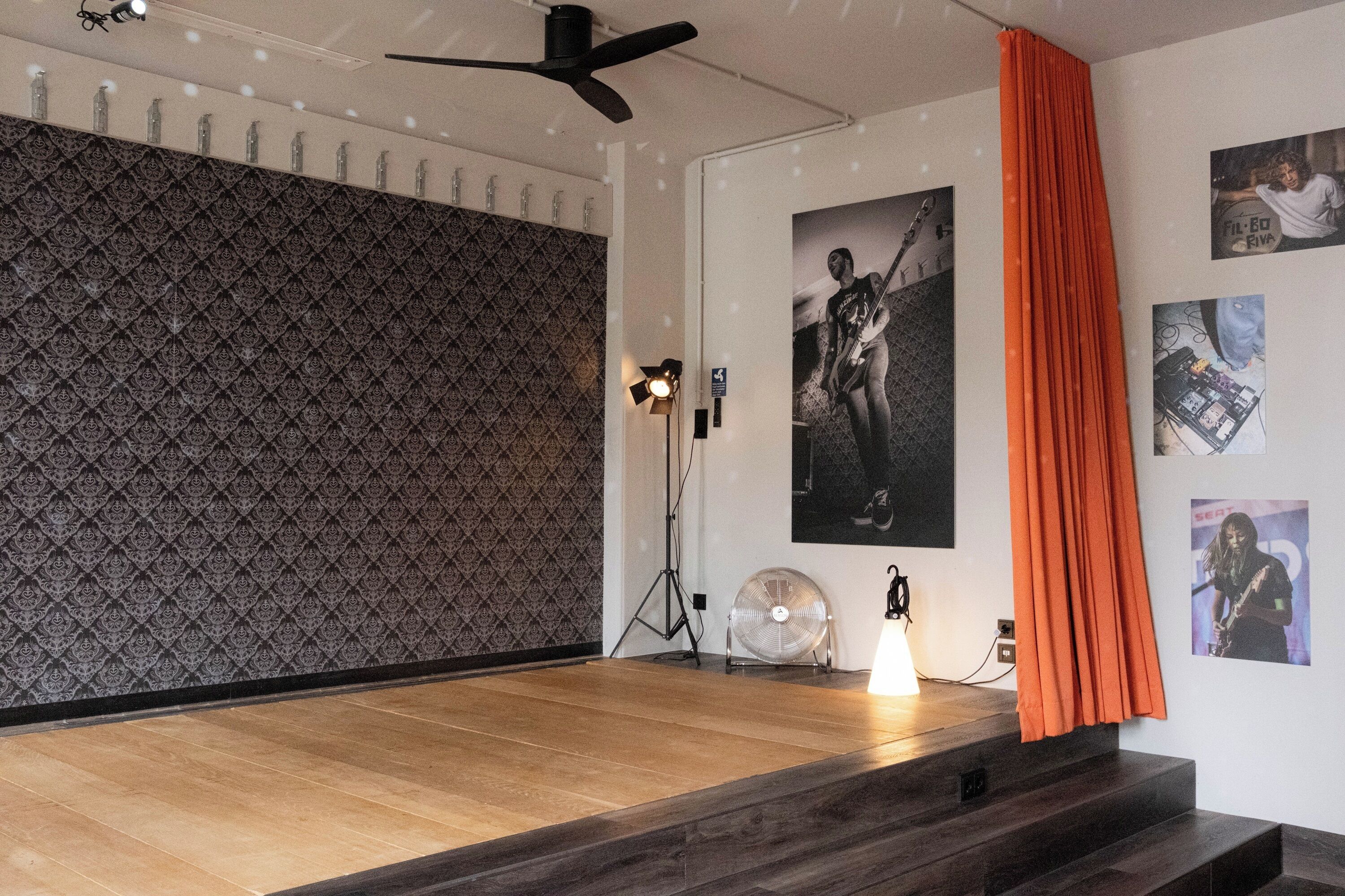 rockstarsuite  | premium bedding, blackout curtains, soundproofing, iron/ironing board