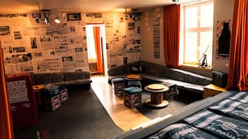 Rockstarsuite | 1 kamar tidur, seprai premium, tirai kedap cahaya, dan kedap suara