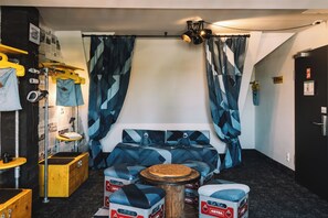 Ropa de cama de alta calidad y cortinas blackout 