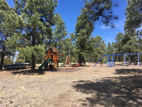 Children’s play area – outdoor