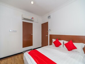 標準雙人房 | 書桌、免費無線上網、床單