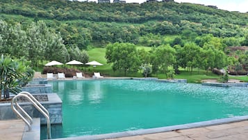 Outdoor pool, pool loungers