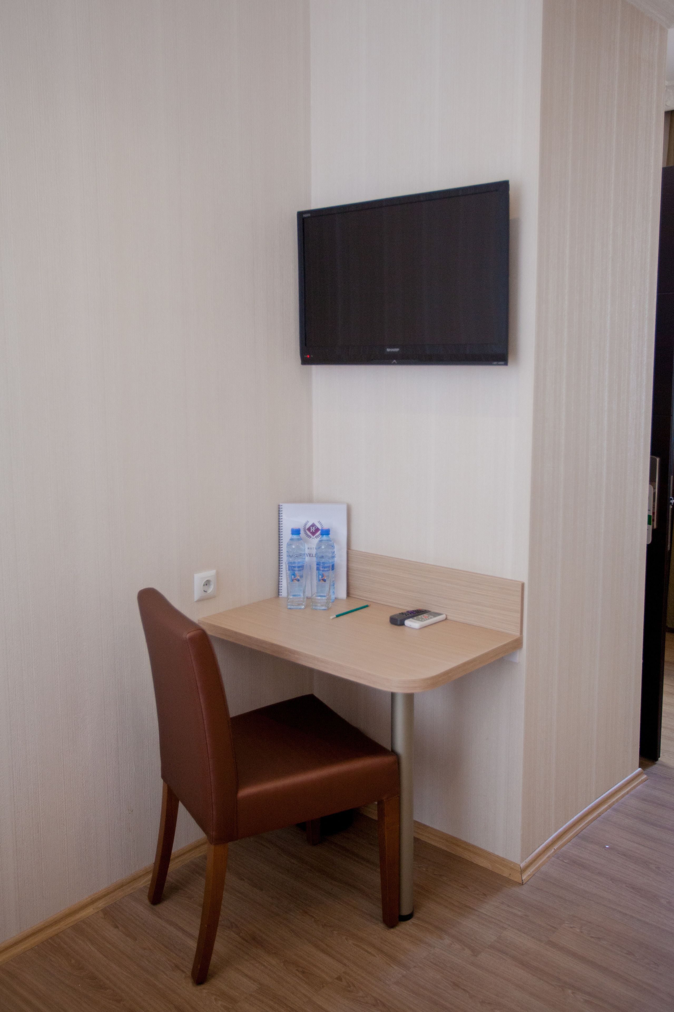 standard single room | minibar, in-room safe, desk, soundproofing