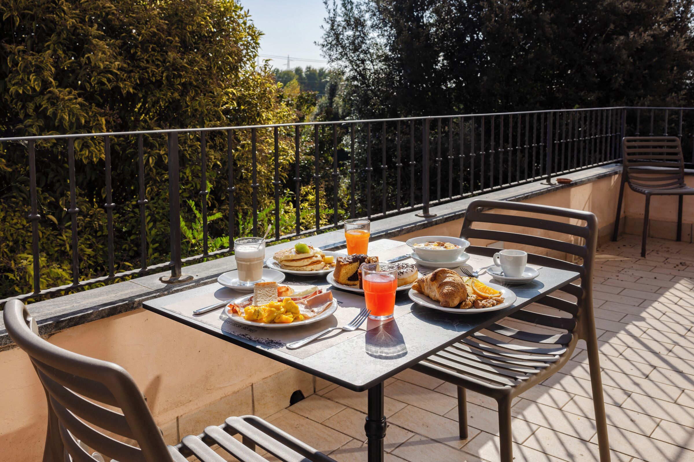 daily buffet breakfast (eur 8 per person)