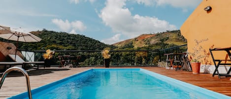 Outdoor pool, pool loungers