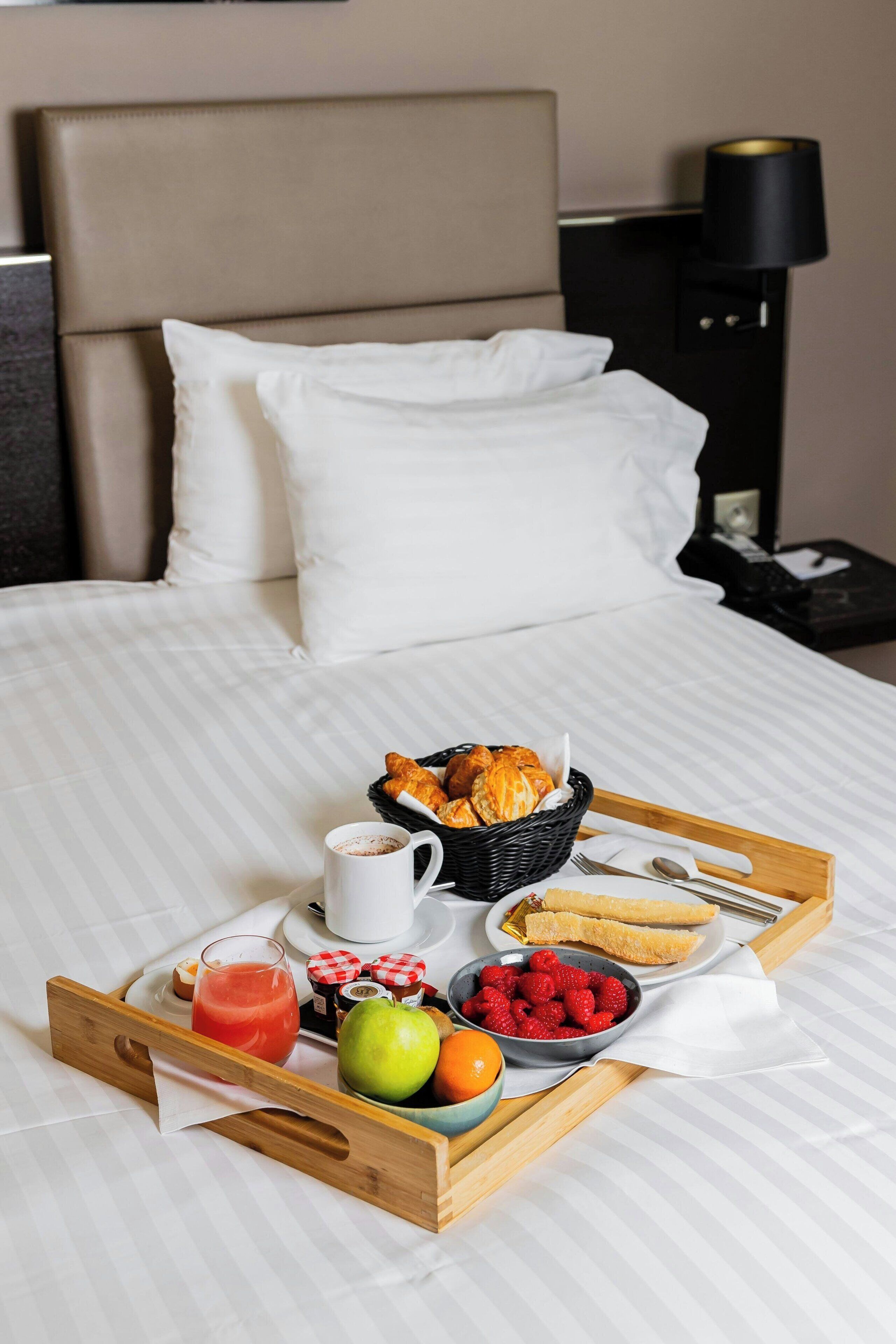 daily buffet breakfast (eur 22 per person)