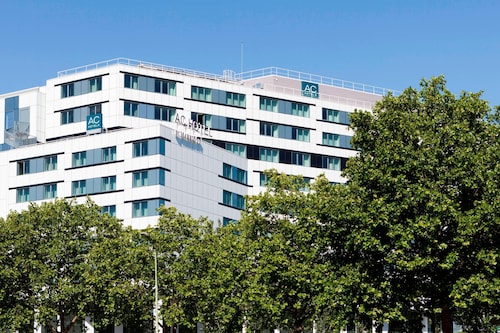 AC Porte Maillot Hotel
