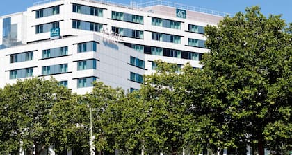 AC Porte Maillot Hotel
