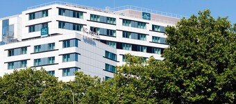 AC Porte Maillot Hotel