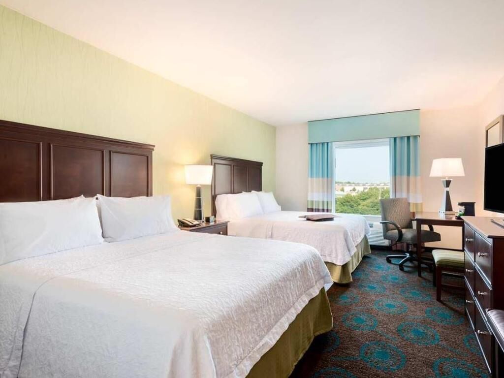 Hypo-allergenic bedding, in-room safe, desk, laptop workspace