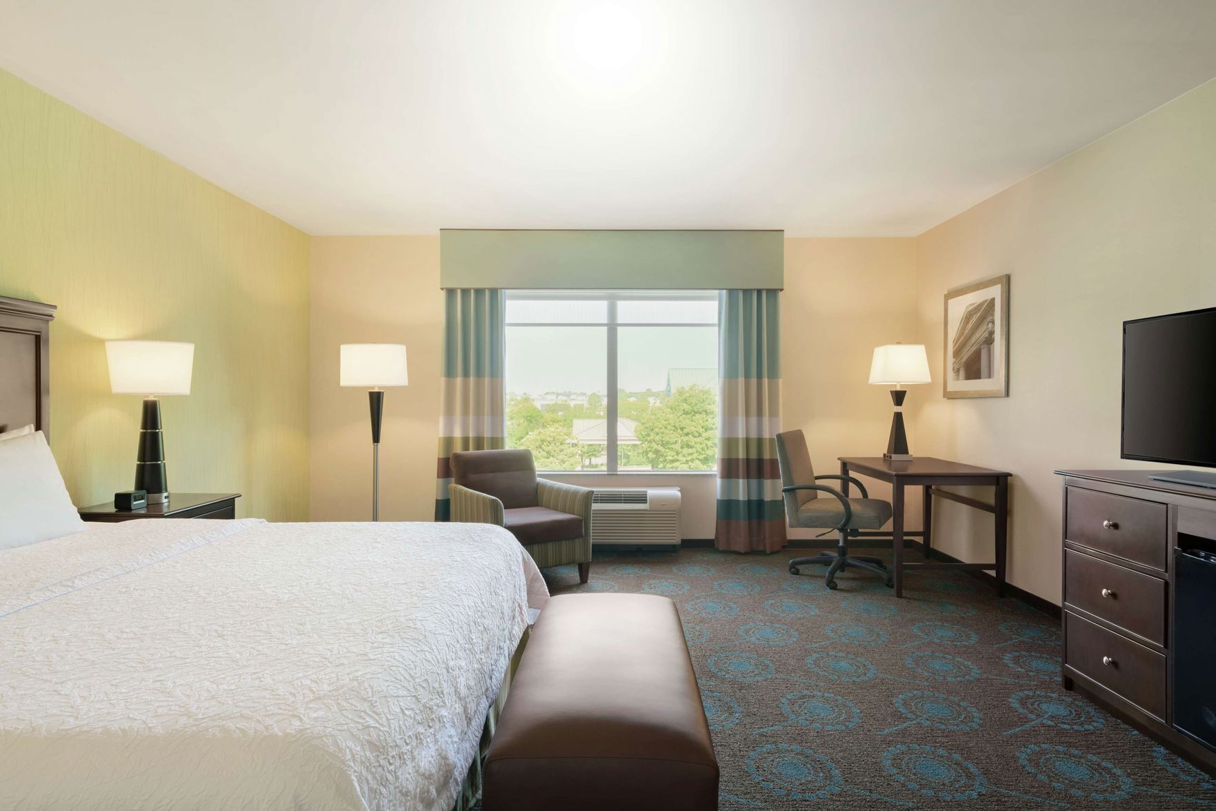 Hypo-allergenic bedding, in-room safe, desk, laptop workspace