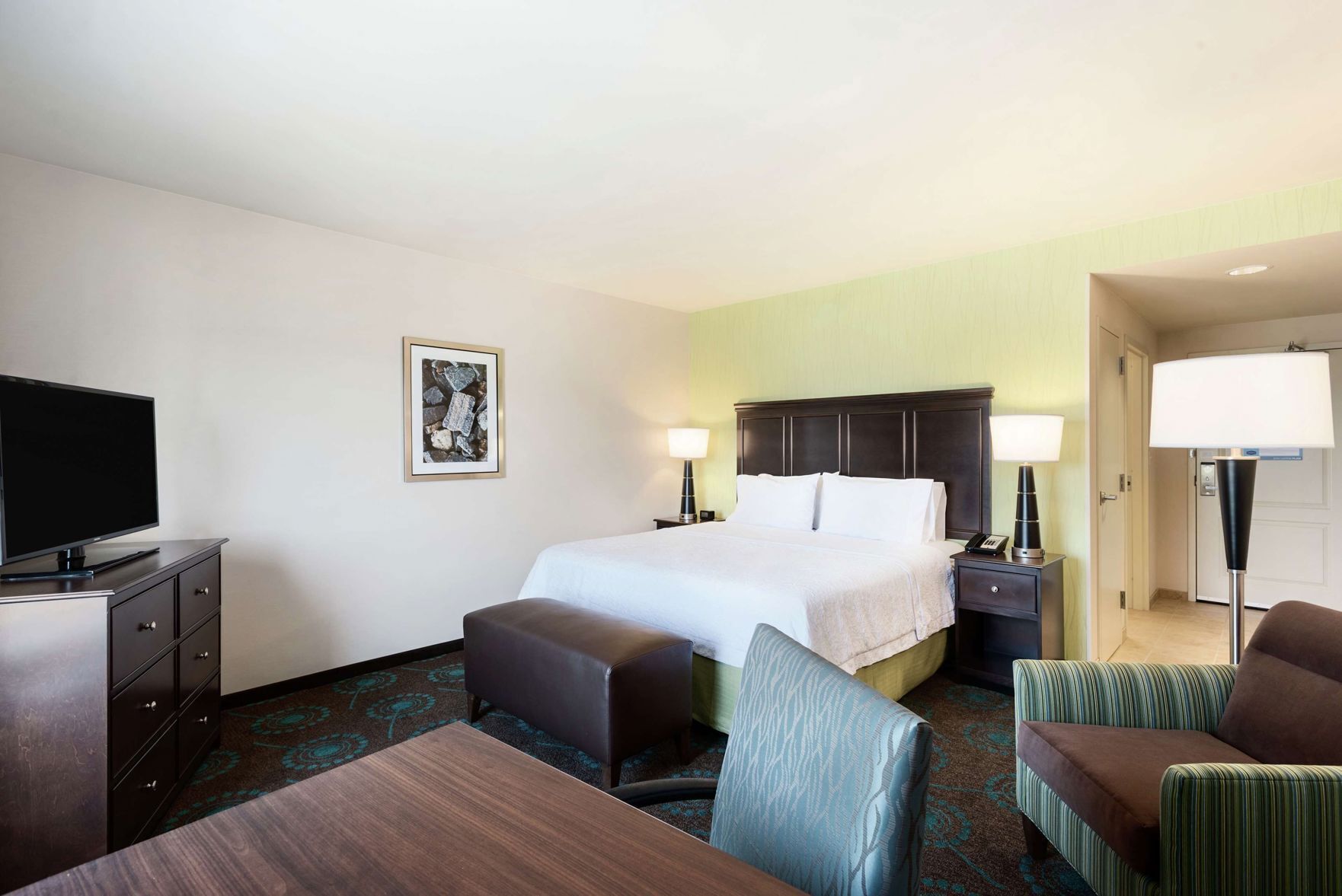 Hypo-allergenic bedding, in-room safe, desk, laptop workspace