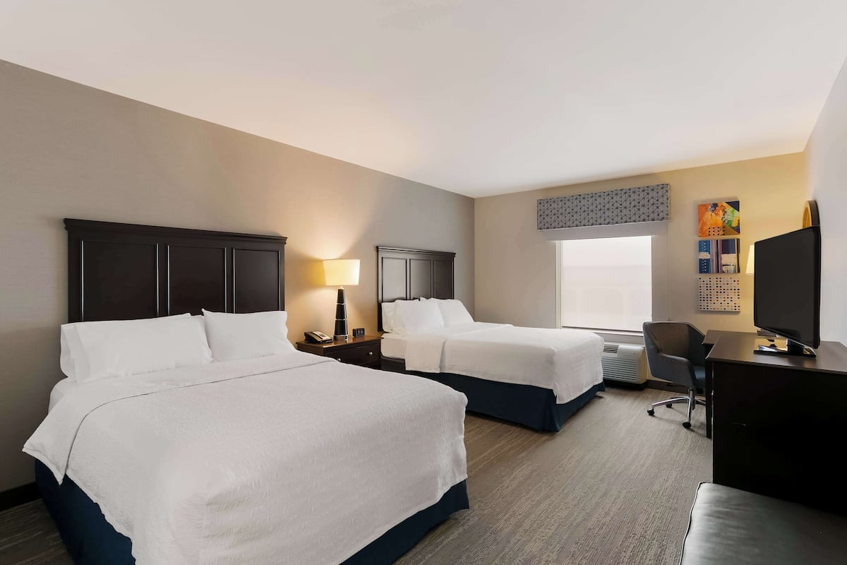 Hypo-allergenic bedding, in-room safe, desk, laptop workspace
