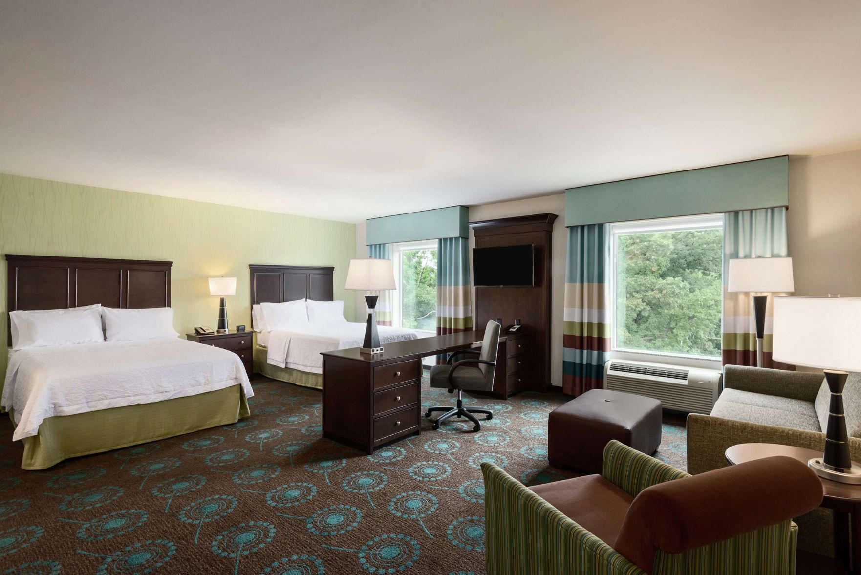 Hypo-allergenic bedding, in-room safe, desk, laptop workspace