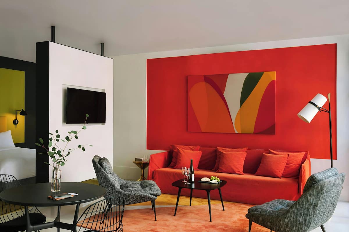 40-inch flat-screen TV with digital channels, TV