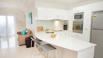 Fridge, microwave, coffee/tea maker, electric kettle