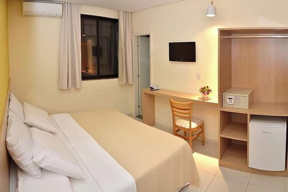 Minibar, in-room safe, free WiFi, bed sheets