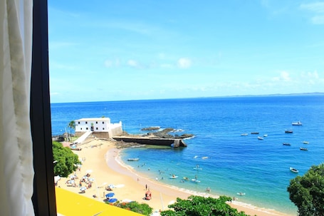 Una playa cerca, toallas de playa
