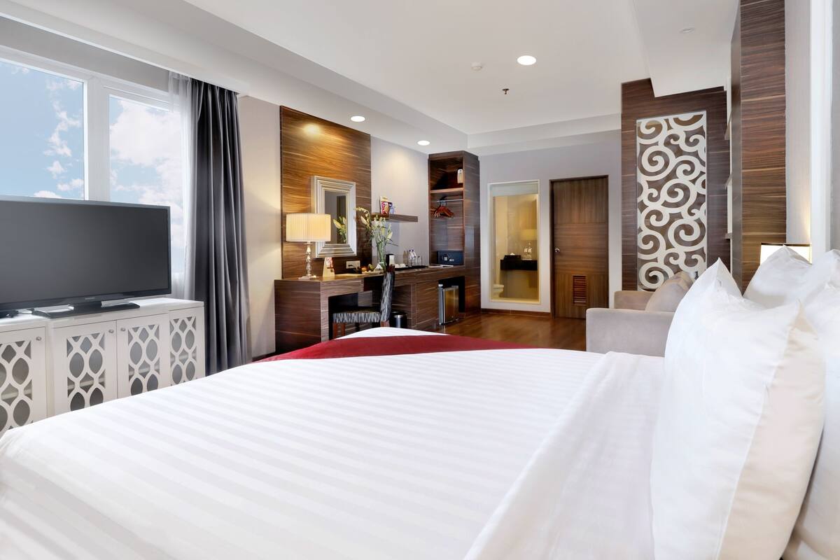 Executive Studio Suite, 1 King Bed | View from room