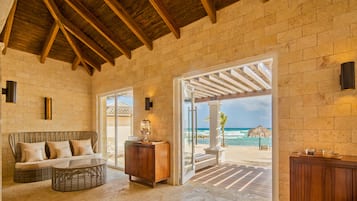 Salas de tratamiento para parejas, sauna y tina de hidromasaje