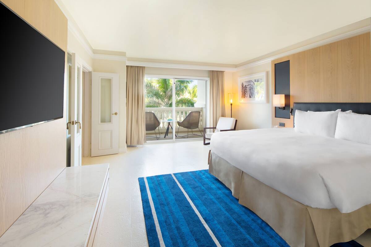 One Bedroom Ocean View Suite | 高級寢具、羽絨被、特厚豪華床墊、迷你吧