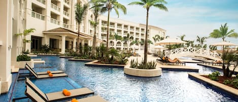 One Bedroom Swim Up Suite | View from room