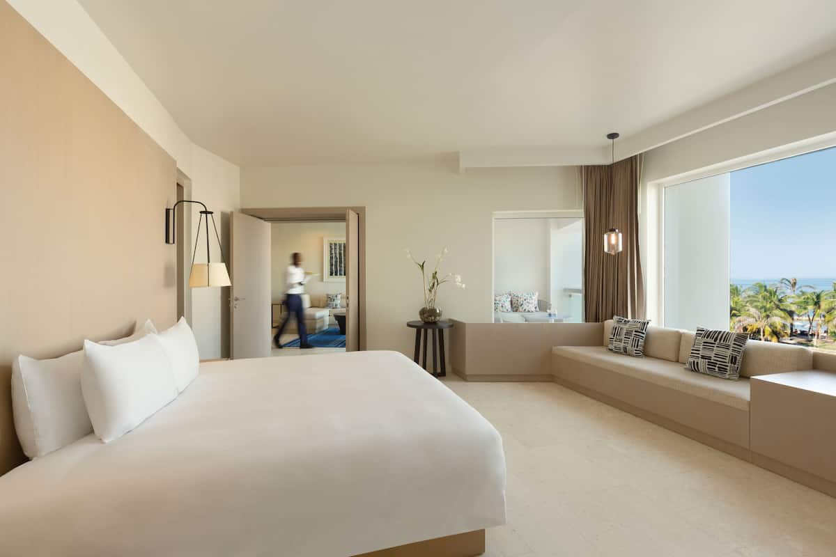 Ocean Front Grand Butler Suite | Premium bedding, down comforters, pillowtop beds, minibar