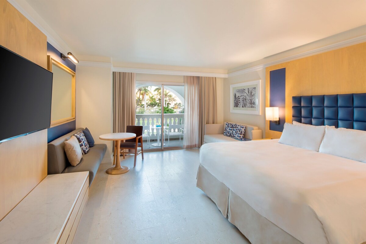 Ropa de cama de alta calidad, edredón, camas con pillow-top y minibar 