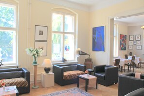 Télévision à écran plat