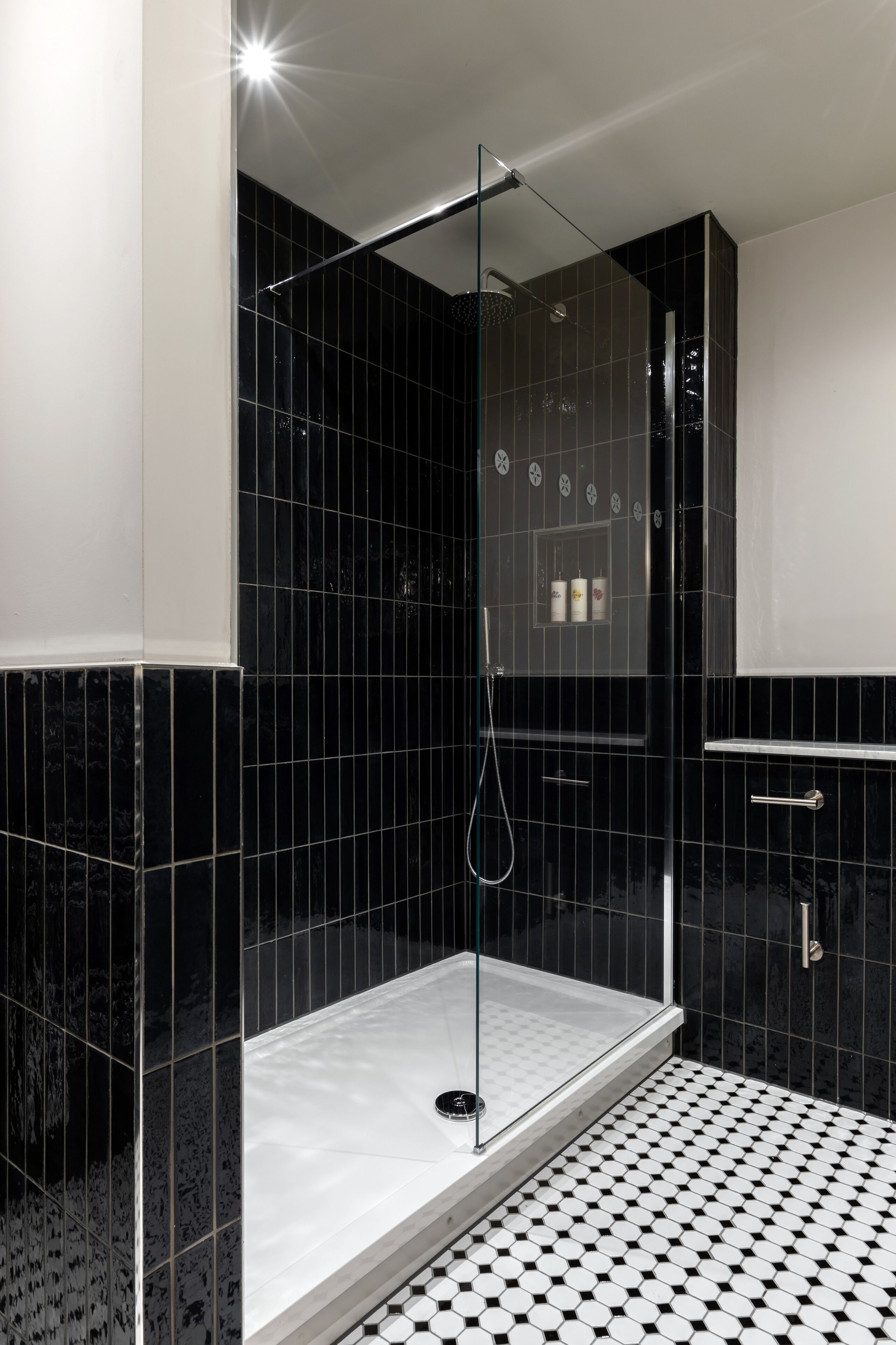feature boutique double | bathroom | combined shower/bathtub, free toiletries, hair dryer, towels