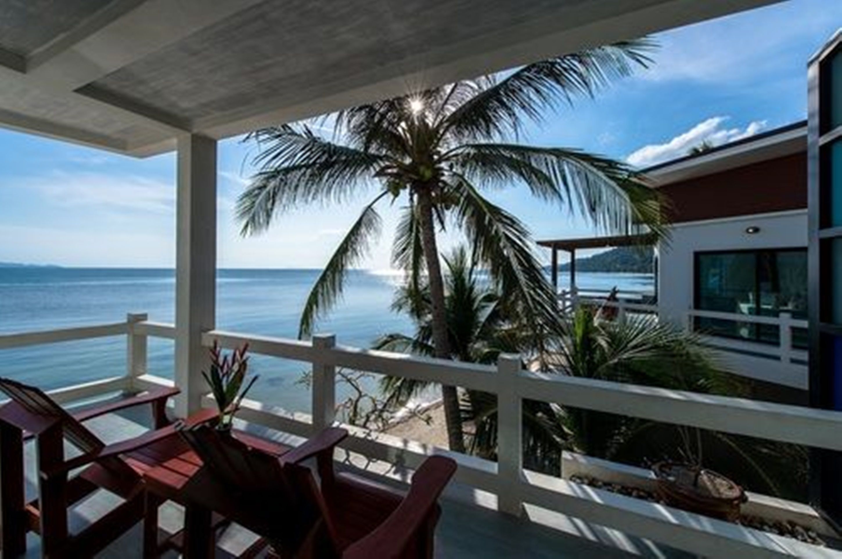 deluxe beachfront | 1 bedroom, in-room safe, free wifi, bed sheets