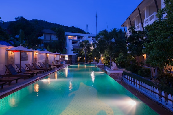 Outdoor pool, pool loungers