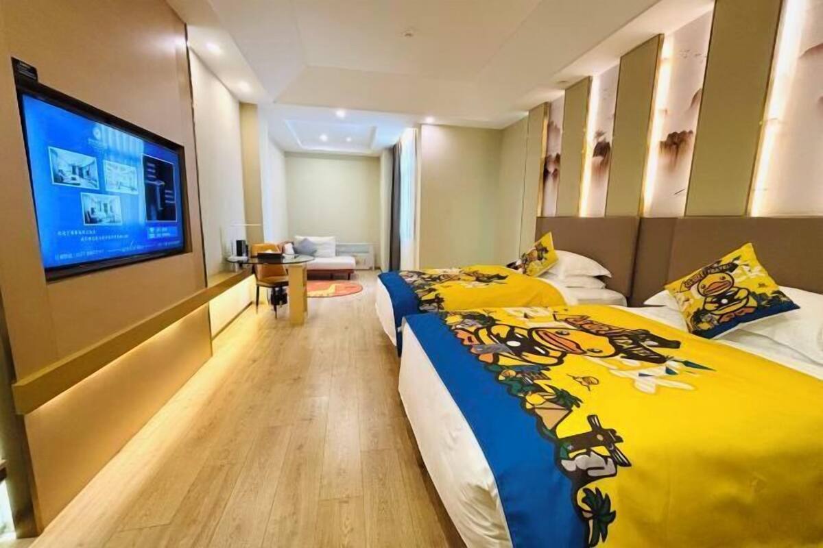 Down comforters, minibar, in-room safe, desk